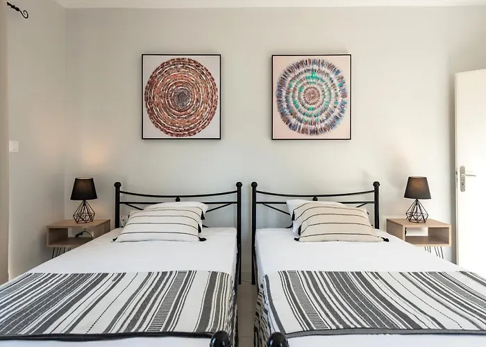 Center Elite شقة Rhodes City